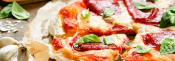 Pizza alla Lucia se salámem a sýrem Fontina